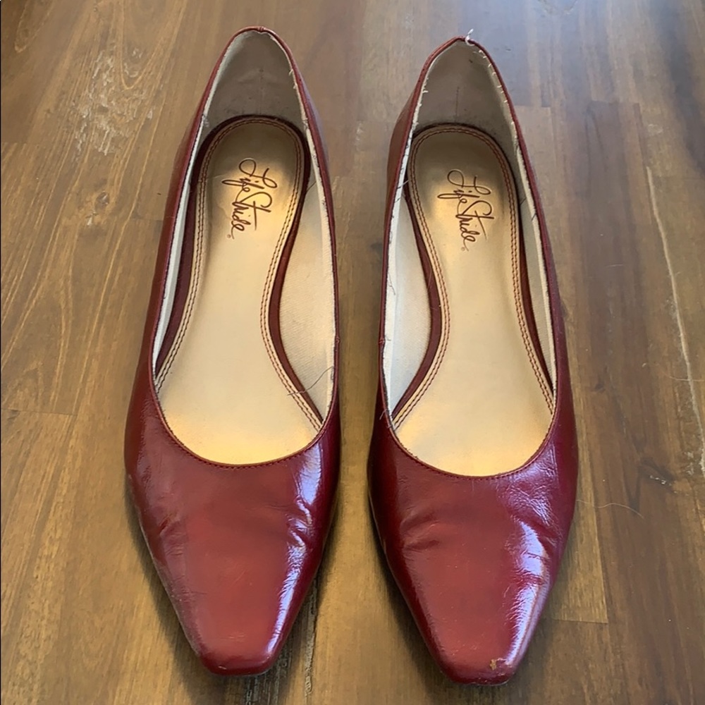 Life stride red pumps